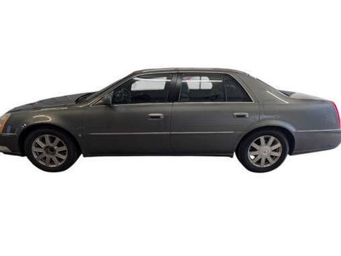 Used 2007 Cadillac DTS Luxury II FWD image 2