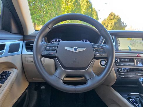 Used 2016 Hyundai Genesis 3.8 image 18