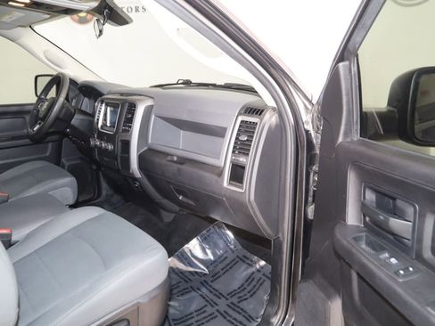 Used 2017 RAM 1500 Express w/ Express Value Package AWD/4WD image 38