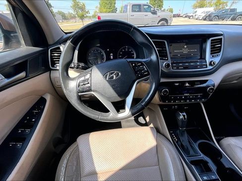 Used 2016 Hyundai Tucson Limited w/ Option Group 03 FWD image 5