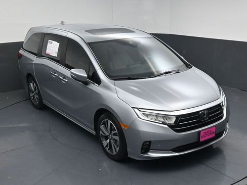 Used 2024 Honda Odyssey Touring image 17