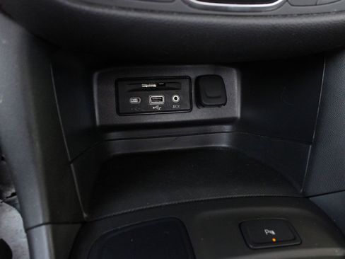 Used 2024 Chevrolet Equinox RS FWD image 45
