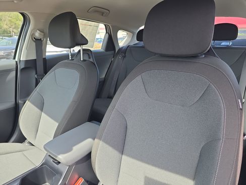 New 2026 Kia K4 FWD image 21