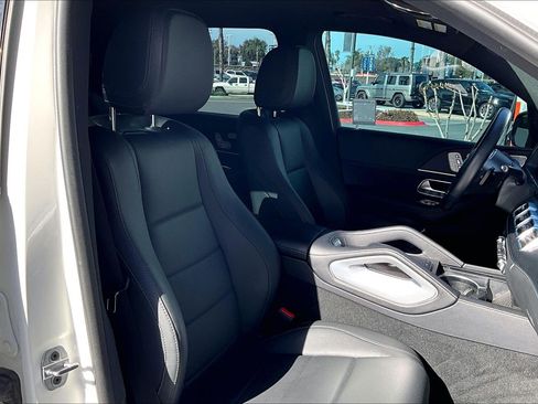 Used 2023 Mercedes-Benz GLS 450 4MATIC image 7