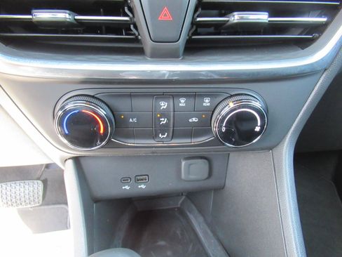 Used 2024 Buick Encore GX Preferred FWD image 26
