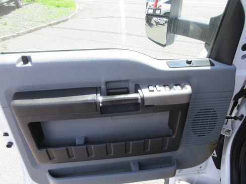 Used 2019 Ford F750 2WD Crew Cab Super Duty image 8