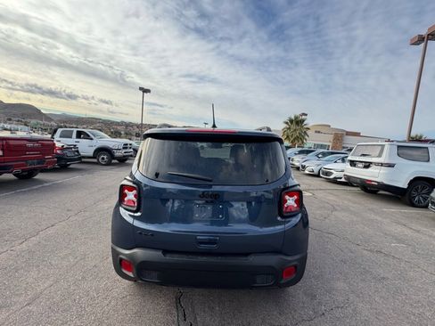 Certified 2023 Jeep Renegade Latitude image 4