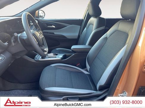 Used 2025 Buick Envista Preferred image 9