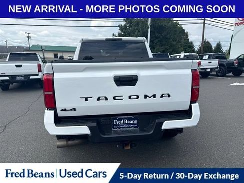 Used 2024 Toyota Tacoma TRD Sport AWD/4WD image 4