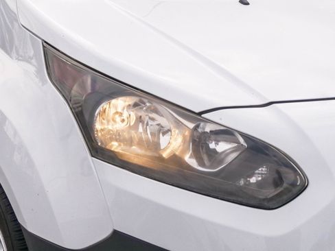 Used 2018 Ford Transit Connect XL image 4