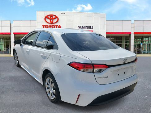 Used 2023 Toyota Corolla LE image 4