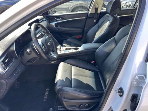 Used 2023 Genesis G70 2.0T image 14