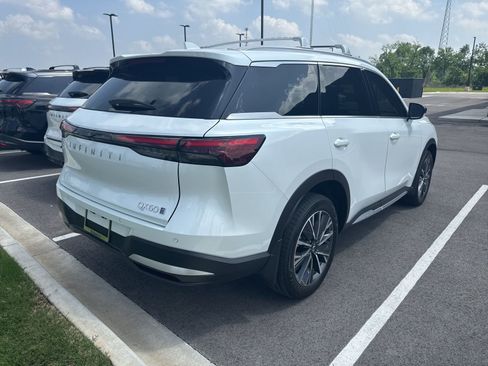 Certified 2026 INFINITI QX60 Luxe w/ Cargo Package AWD/4WD image 3