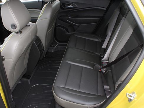 Used 2024 Chevrolet Trax ACTIV w/ Sunroof Package FWD image 18
