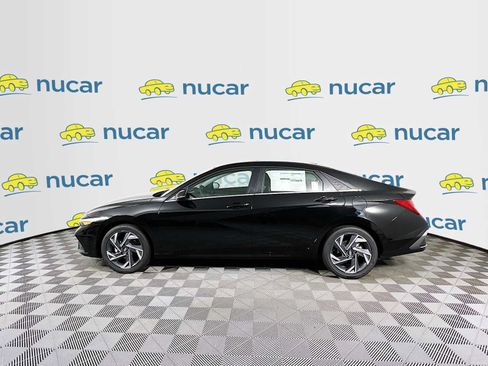 Used 2025 Hyundai Elantra Limited image 3