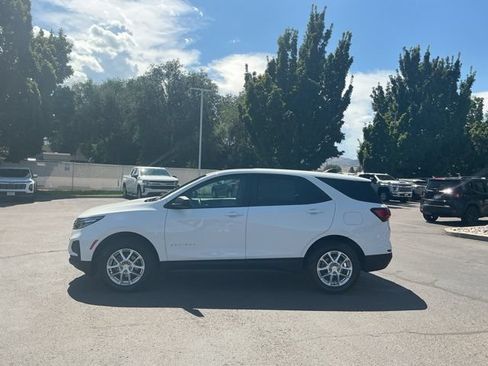 Used 2022 Chevrolet Equinox LS w/ LS Convenience Package AWD/4WD image 7