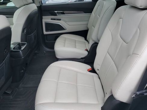 Used 2022 Kia Telluride SX image 16