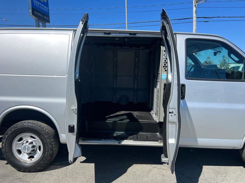 Certified 2019 Chevrolet Express 2500 w/ Chrome Appearance Package RWD image 27