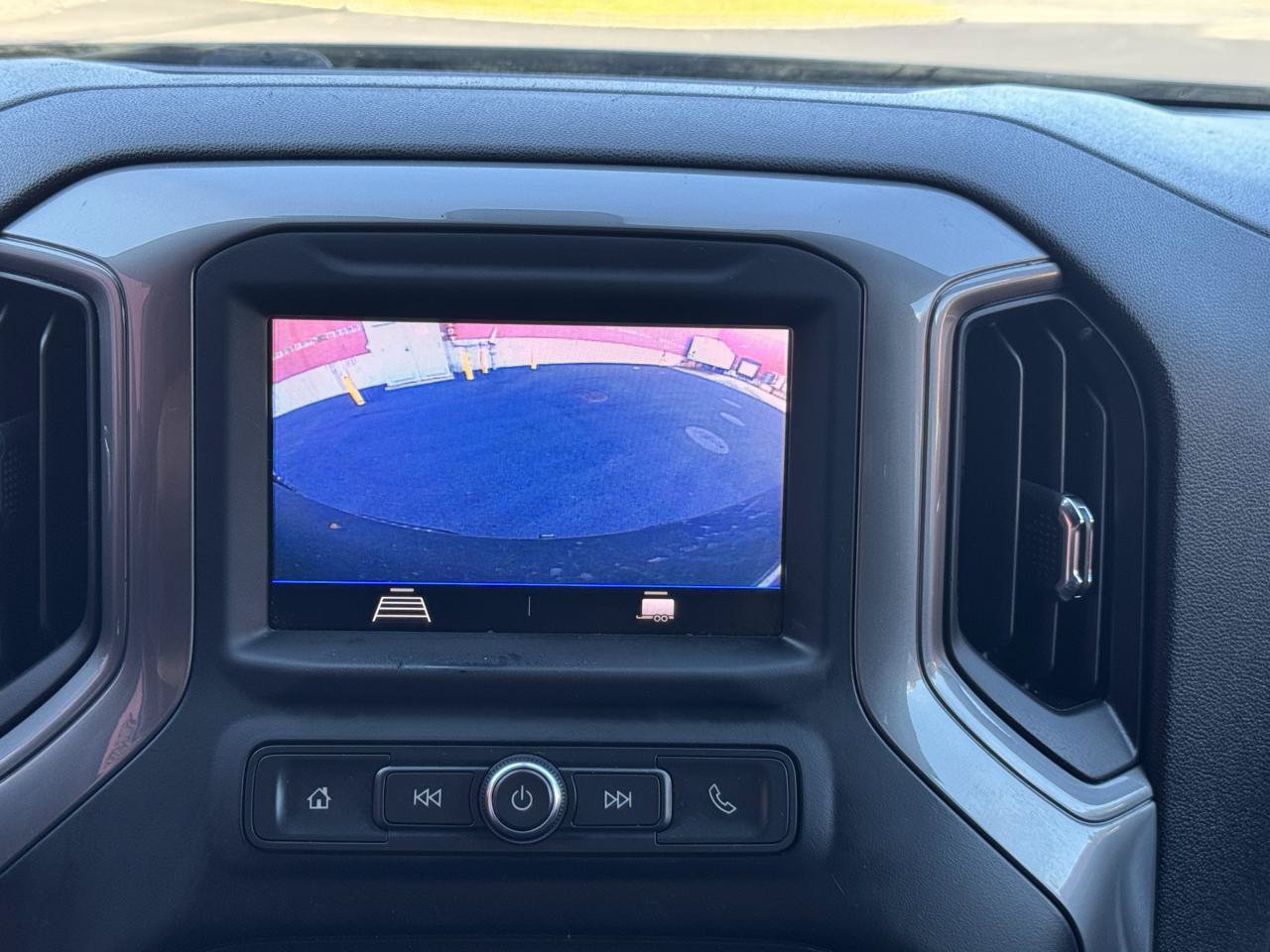 Used 2020 Chevrolet Silverado 1500 Custom w/ Custom Value Package AWD/4WD image 19