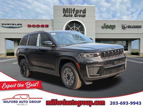 New 2026 Jeep Grand Cherokee Laredo AWD/4WD image 1