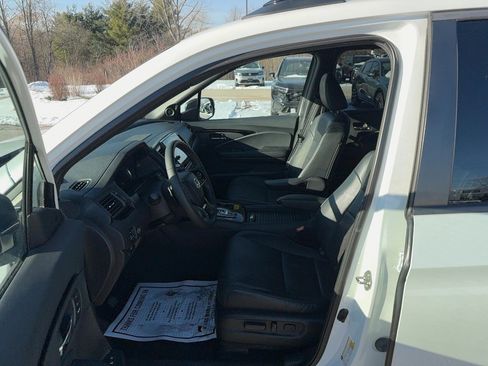 Certified 2019 Honda Passport Touring image 9