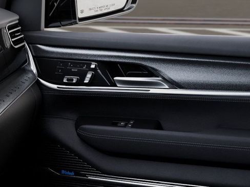 New 2026 Jeep Grand Wagoneer L Summit AWD/4WD image 25