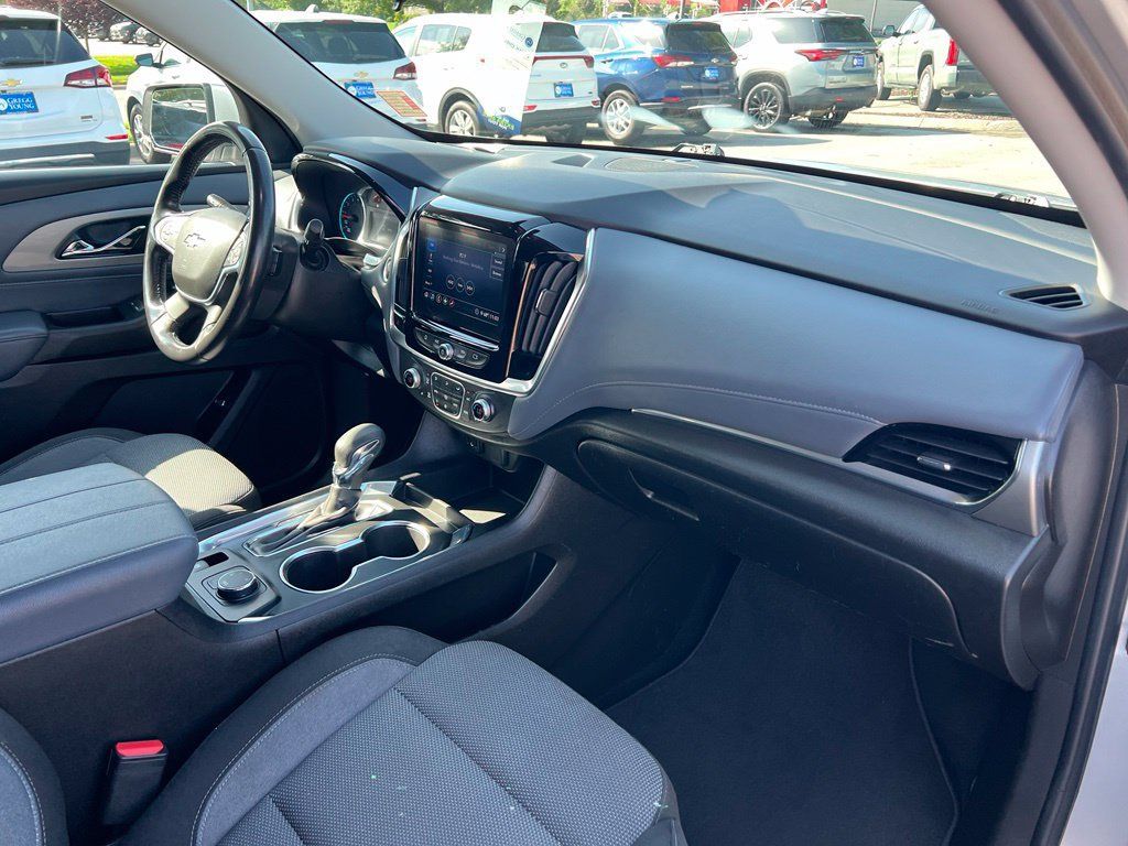 Used 2021 Chevrolet Traverse LT AWD/4WD image 30