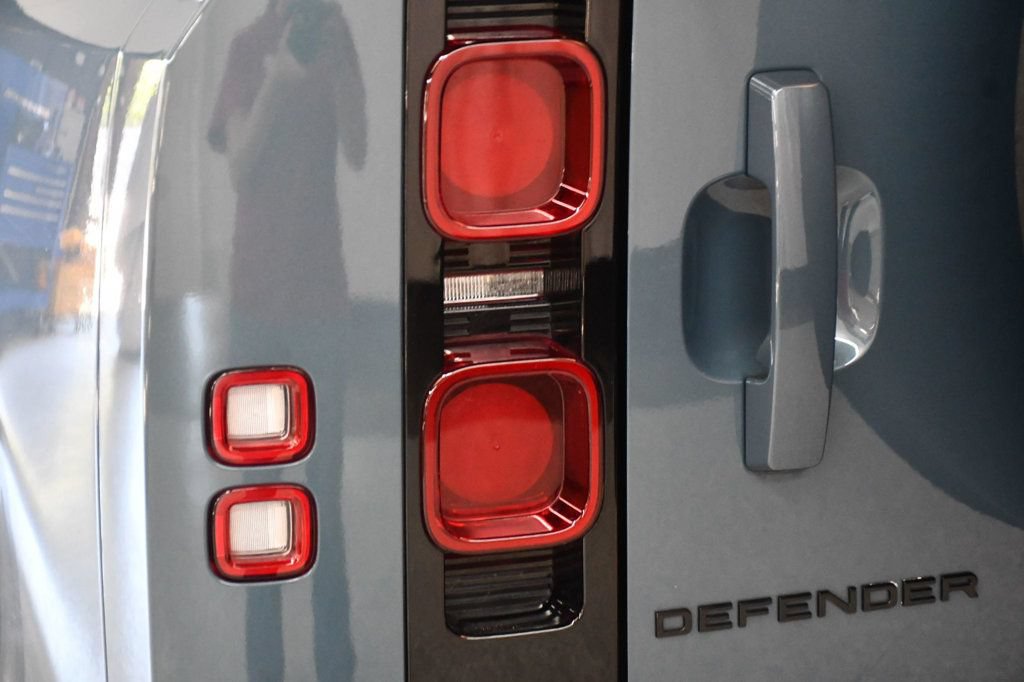 Used 2024 Land Rover Defender 110 X-Dynamic SE AWD/4WD image 14