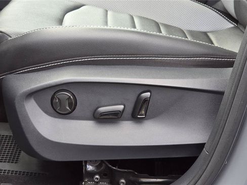 Certified 2023 Volkswagen Taos SEL AWD/4WD image 16