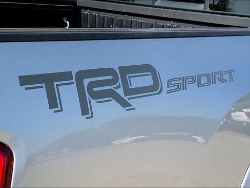 Used 2017 Toyota Tacoma SR5 w/ Tow Package RWD image 10