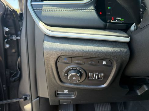 Used 2024 Jeep Grand Cherokee Limited 4xe AWD/4WD image 18