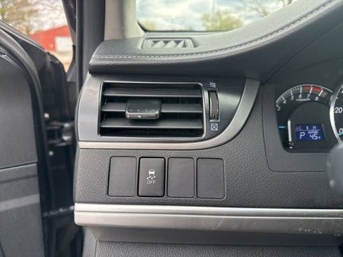 Used 2012 Toyota Camry SE image 22