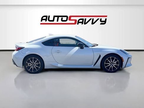 Used 2024 Toyota GR86 RWD image 8