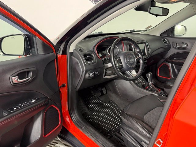 Used 2020 Jeep Compass Trailhawk AWD/4WD image 22
