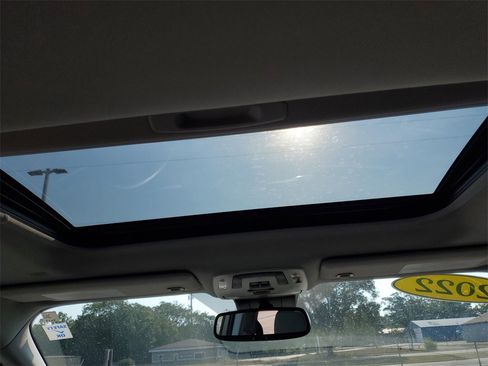 Used 2022 Toyota Sienna XLE image 16