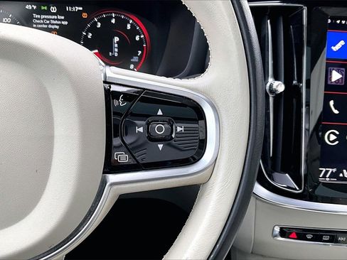 Used 2020 Volvo S60 T5 Momentum image 29