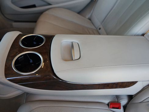 Used 2014 Mercedes-Benz S 550 Sedan image 38