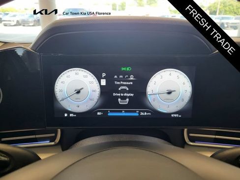 Used 2025 Hyundai Elantra Limited FWD image 20