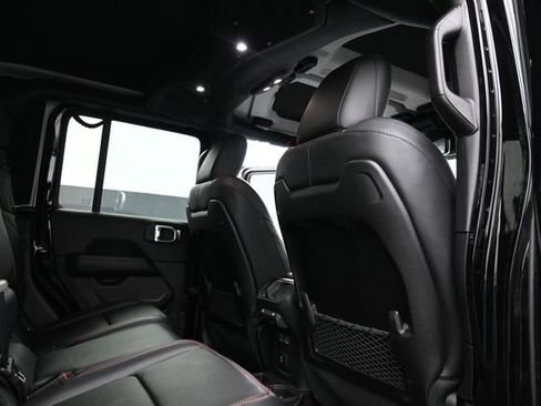 Used 2024 Jeep Gladiator Rubicon w/ Technology Group image 25