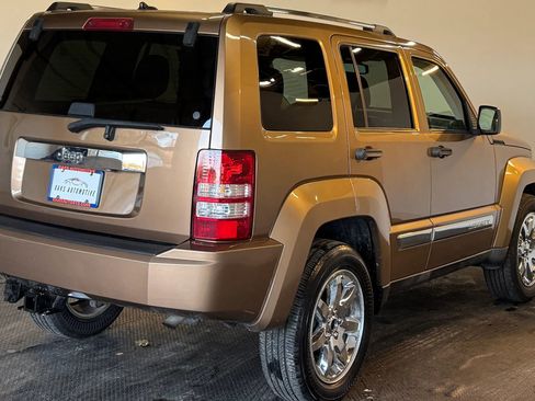 Used 2012 Jeep Liberty Limited w/ Tire & Wheel Group image 5