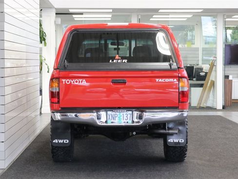 Used 2000 Toyota Tacoma 4x4 Regular Cab image 9