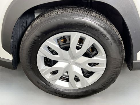 Certified 2023 Toyota Corolla Cross L image 24