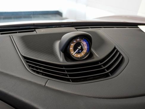 Used 2023 Porsche Taycan 4S w/ Premium Package image 39