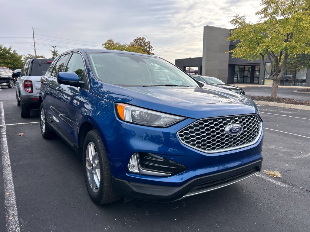 Used 2023 Ford Edge SEL w/ Convenience Package AWD/4WD image 2