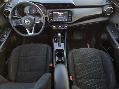 Used 2023 Nissan Kicks SV image 14