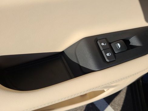 New 2025 Jeep Grand Cherokee Limited w/ Luxury Tech Group II image 14