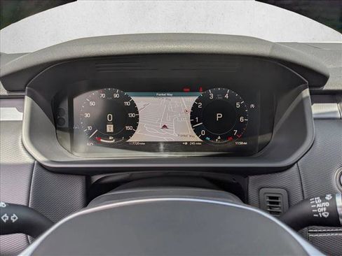Used 2025 Land Rover Discovery Dynamic SE AWD/4WD image 11