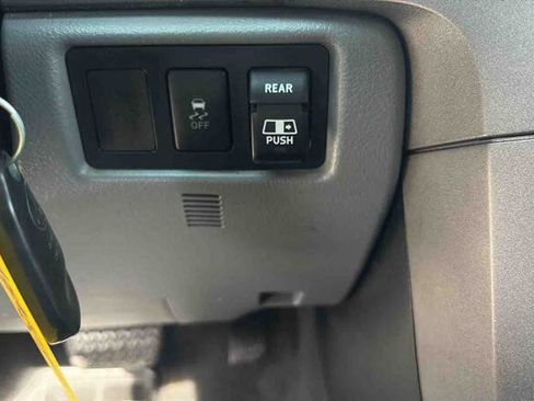 Used 2012 Toyota Tundra 4x4 Double Cab w/ TRD Off-Road Pkg image 25