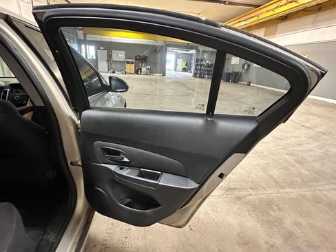 Used 2012 Chevrolet Cruze LT FWD image 23