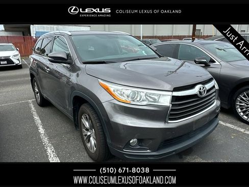 Used 2014 Toyota Highlander XLE AWD/4WD image 1